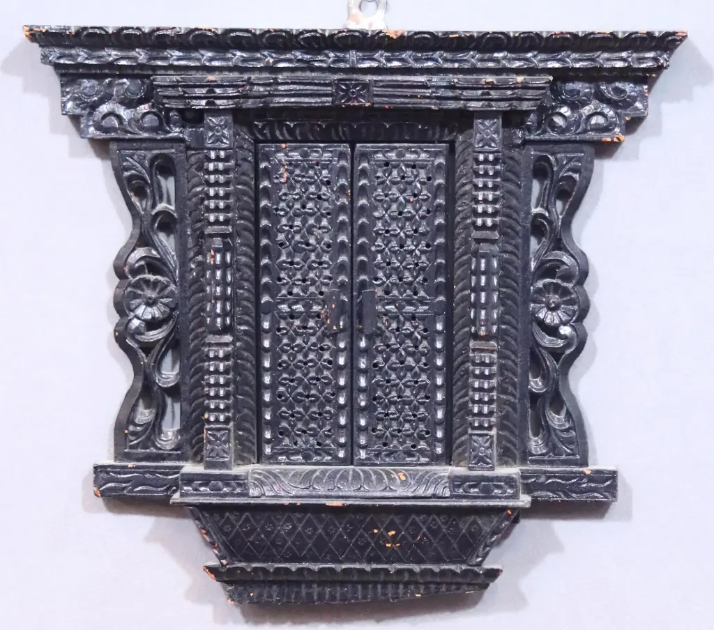 Wooden Decorative Door – Hand‑Carved Wall Art 